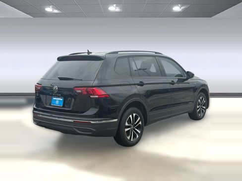 Used 2022 Volkswagen Tiguan S FWD image 9
