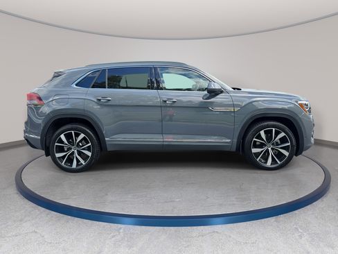 New 2026 Volkswagen Atlas Cross Sport SEL Premium R-Line AWD/4WD image 4