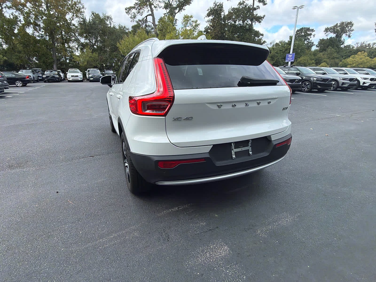 Used 2025 Volvo XC40 B5 Core AWD/4WD image 14