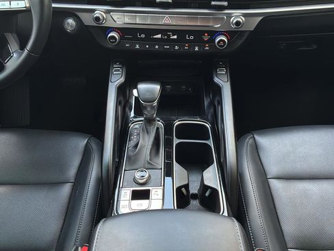 Used 2024 Kia Telluride S w/ S Sunroof Package FWD image 23