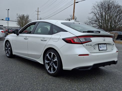 Used 2025 Honda Civic Sport Touring image 4