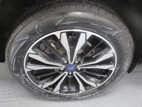 Used 2022 Ford Escape SEL w/ SEL Stealth AWD Package image 16