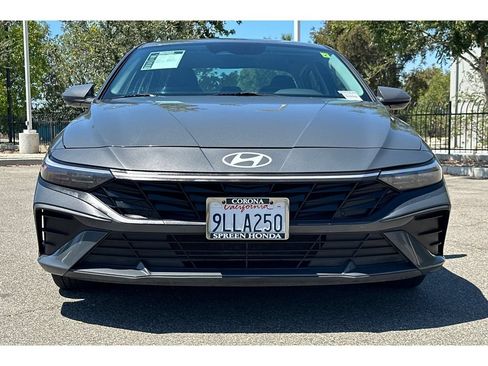 Used 2024 Hyundai Elantra SEL FWD image 9