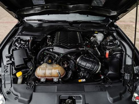 Used 2018 Ford Mustang GT w/ Black Accent Pkg RWD image 28
