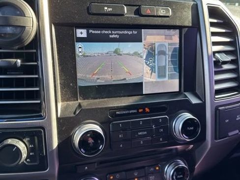 Used 2017 Ford F150 Platinum w/ Equipment Group 701A Luxury AWD/4WD image 14