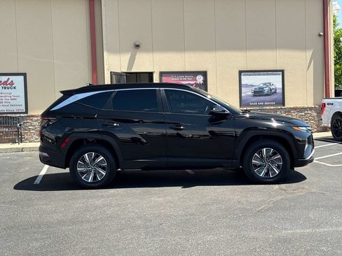 Used 2023 Hyundai Tucson Blue AWD/4WD image 5