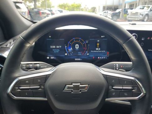 Certified 2025 Chevrolet Equinox LT w/ Safety and Technology Package FWD image 18