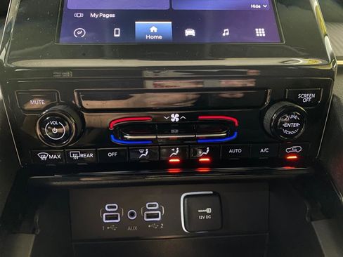 Used 2023 Jeep Grand Cherokee L Laredo AWD/4WD image 15