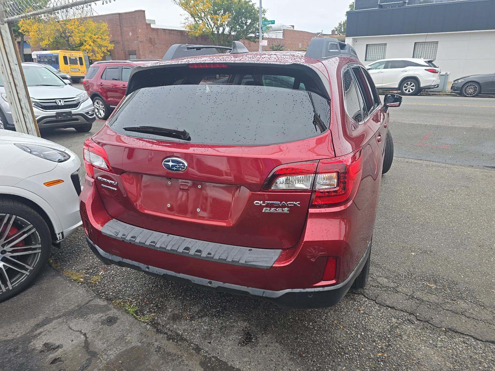 Used 2017 Subaru Outback 2.5i Limited AWD/4WD image 3