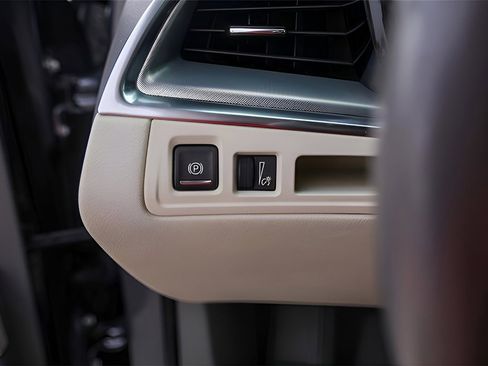 Used 2021 Cadillac XT5 Premium Luxury w/ LPO, Floor Liner Package image 14