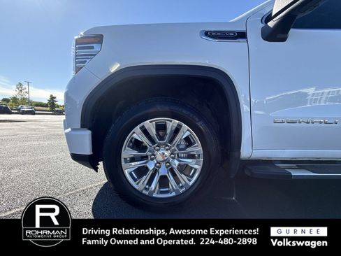 Used 2024 GMC Sierra 1500 Denali w/ Technology Package AWD/4WD image 11