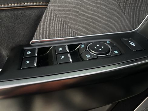 Certified 2024 Ford F250 Platinum w/ FX4 Off-Road Package image 18