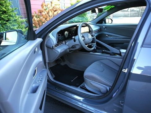 Used 2024 Hyundai Elantra SEL image 8