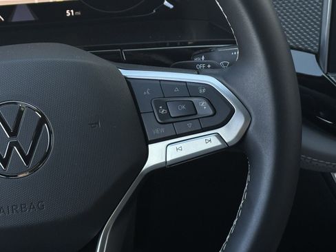 Used 2025 Volkswagen Atlas Cross Sport SEL image 16