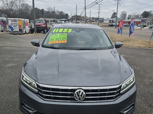 Used 2018 Volkswagen Passat 2.0T SEL Premium image 3