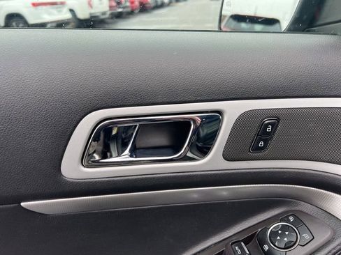 Used 2011 Ford Explorer XLT w/ 202A Rapid Spec Order Code image 25