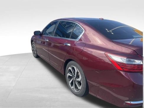 Certified 2017 Honda Accord EX-L image 9