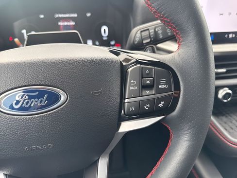 Used 2025 Ford Explorer ST image 17