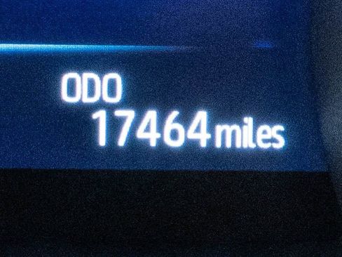 Used 2023 Toyota Camry SE image 17