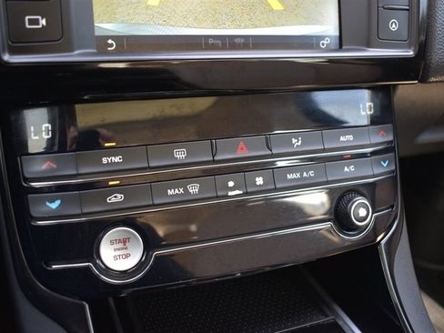 Used 2017 Jaguar XE Premium RWD image 24