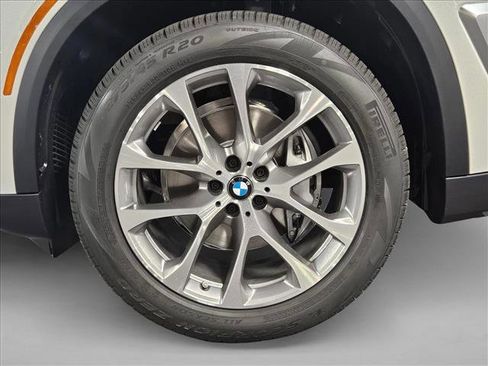 Used 2026 BMW X5 sDrive40i w/ Parking Assistance Package image 16