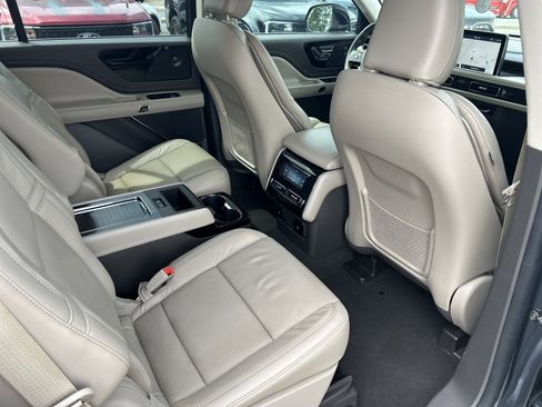 Used 2022 Lincoln Aviator Reserve w/ Equipment Group 201A AWD/4WD image 21