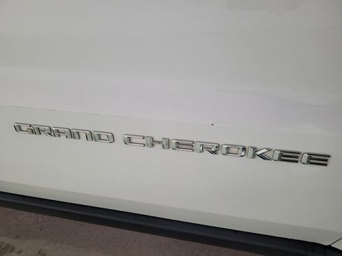 Used 2015 Jeep Grand Cherokee Limited image 69