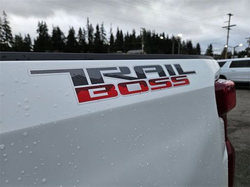 Used 2025 Chevrolet Silverado 1500 LT Trail Boss w/ Convenience Package II image 10