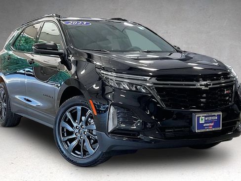 Used 2023 Chevrolet Equinox RS AWD/4WD image 3