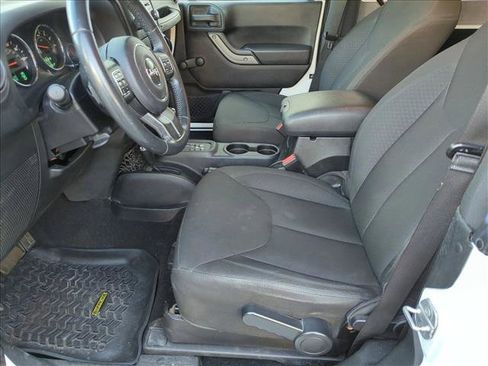 Used 2015 Jeep Wrangler Sport w/ Connectivity Group AWD/4WD image 11