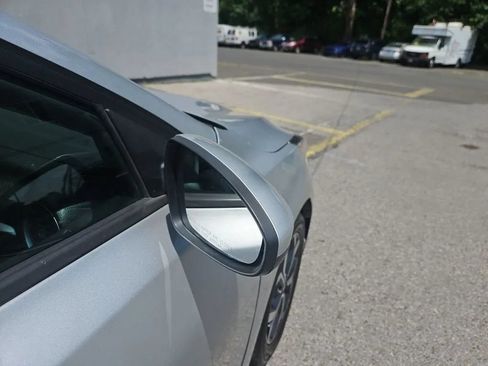 Used 2019 Kia Forte LXS FWD image 5