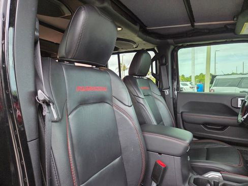 Used 2021 Jeep Wrangler Unlimited Rubicon AWD/4WD image 15