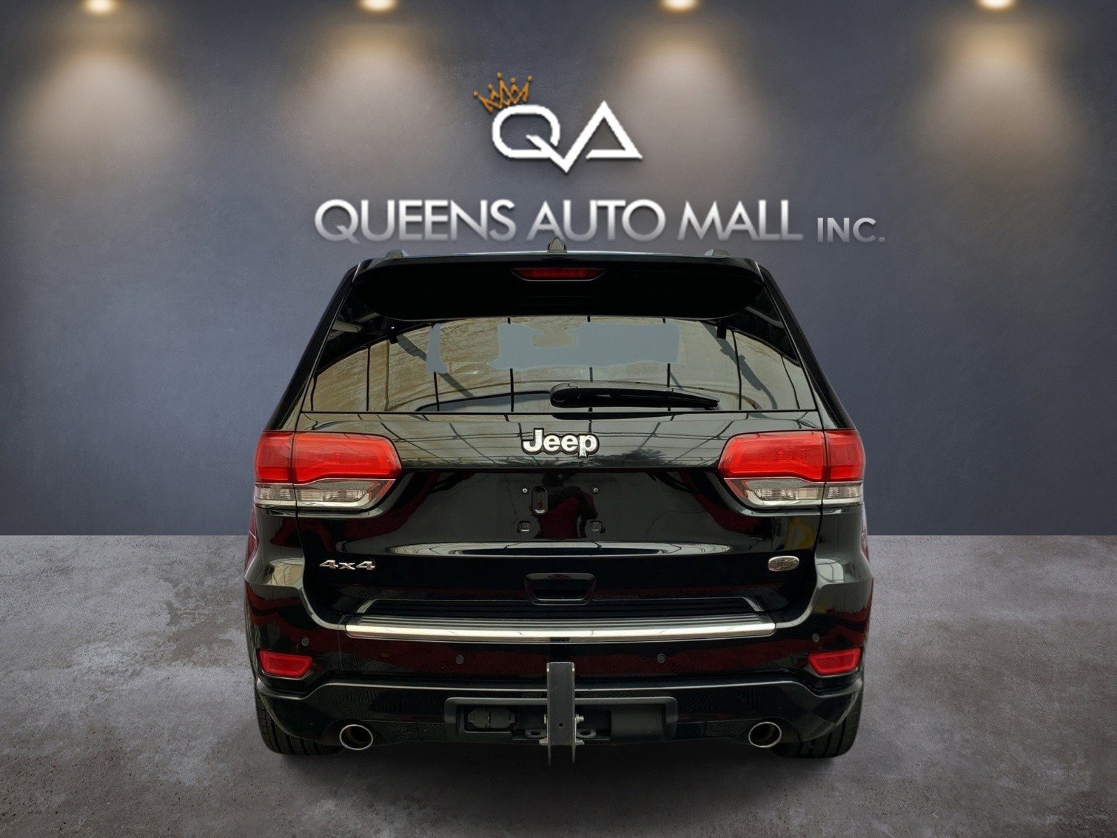 Used 2019 Jeep Grand Cherokee Overland AWD/4WD image 5