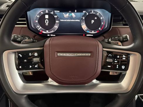 Used 2025 Land Rover Range Rover Autobiography AWD/4WD image 24