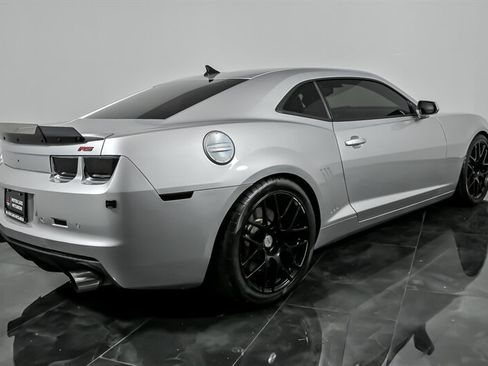 Used 2010 Chevrolet Camaro SS w/ RS Package RWD image 9