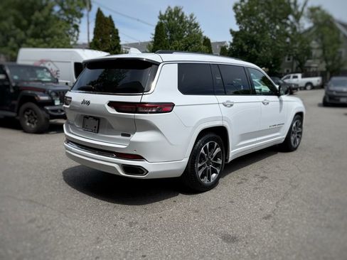 Used 2022 Jeep Grand Cherokee L Overland w/ Advanced Protech Group III AWD/4WD image 8