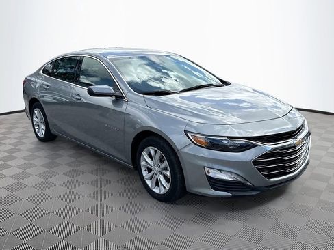 Used 2025 Chevrolet Malibu LT image 3