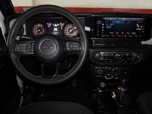 Used 2024 Jeep Wrangler Sport S image 11