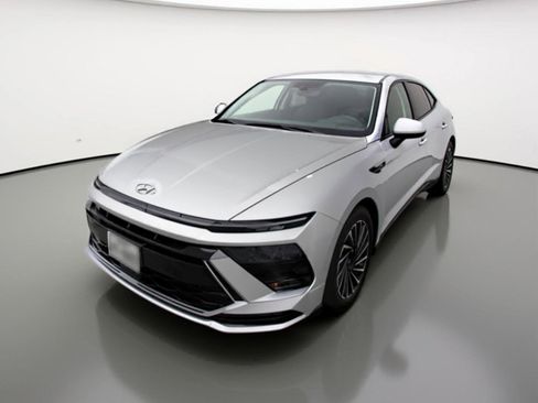 Used 2025 Hyundai Sonata SEL image 3