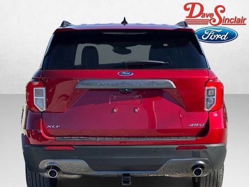 Used 2022 Ford Explorer XLT w/ Equipment Group 202A image 8