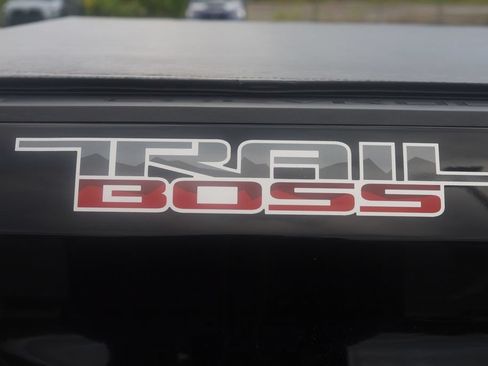 Used 2021 Chevrolet Silverado 1500 LT Trail Boss w/ Convenience Package II AWD/4WD image 30