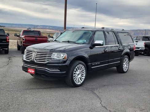 Used 2017 Lincoln Navigator L Reserve image 2