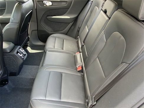 New 2025 Volvo XC40 B5 Core w/ Protection Package Premier image 18