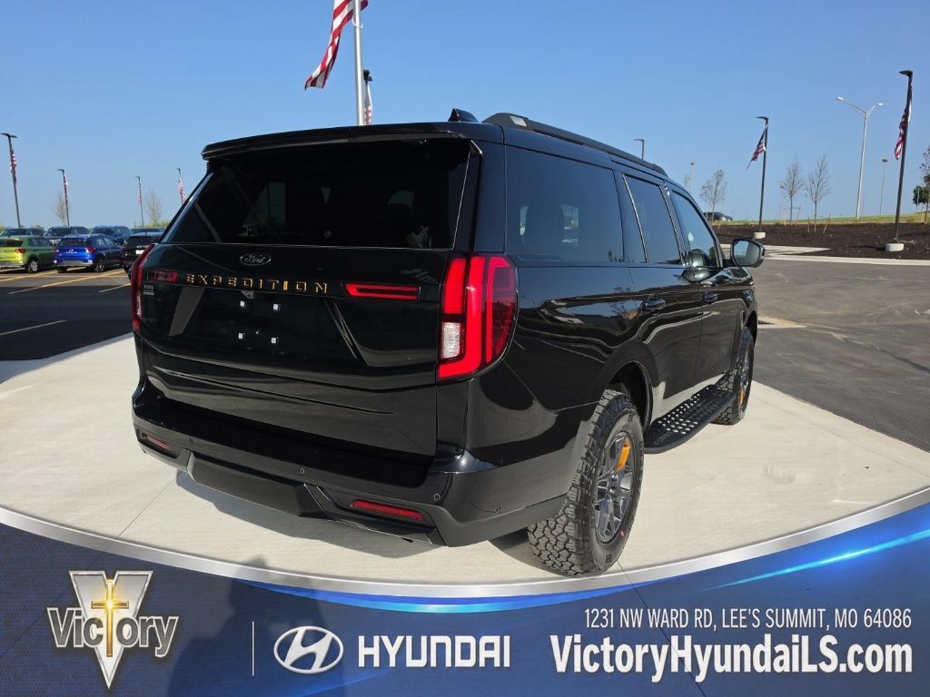 Used 2025 Ford Expedition Tremor AWD/4WD image 5