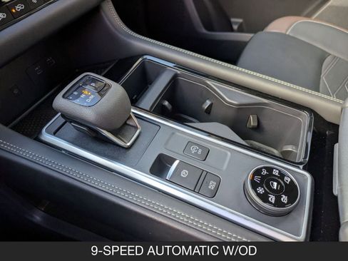 Used 2024 Nissan Pathfinder Platinum w/ Cargo Package image 16