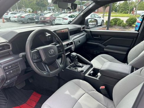 Used 2025 Toyota Tacoma SR5 AWD/4WD image 10