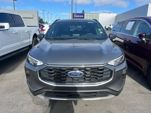 Used 2025 Ford Escape ST-Line AWD/4WD image 2