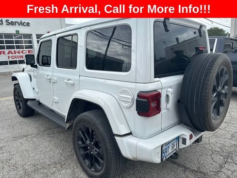 Used 2022 Jeep Wrangler Unlimited Sahara AWD/4WD image 19