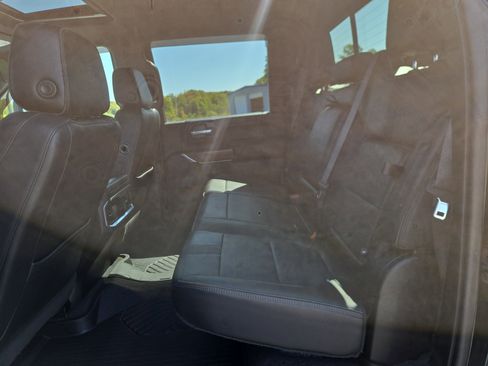 Used 2022 Chevrolet Silverado 2500 High Country w/ Z71 Off-Road Package image 13