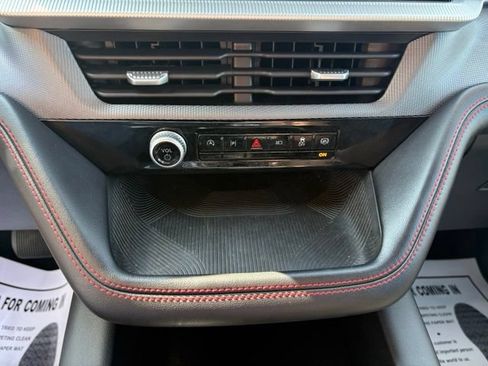 Used 2025 Ford Explorer ST-Line w/ ST-Line Street Pack AWD/4WD image 19